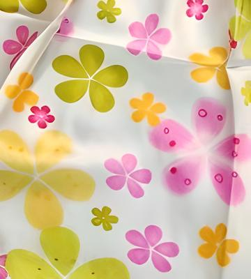 Silke natkjole pige 100% silke, hvid silke satin medmønster af pink, grønne og gule blomster