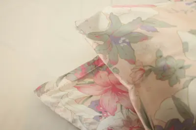 Silk pillowcases with Lilies in beautiful colors, 19momme 100% mulberry silk