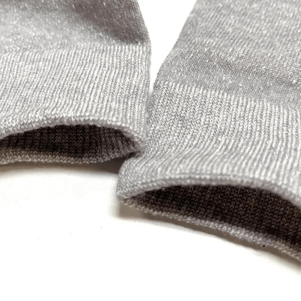 Komfortable og åndbare knæstrømper i naturmaterialer silke hamp bomuld.