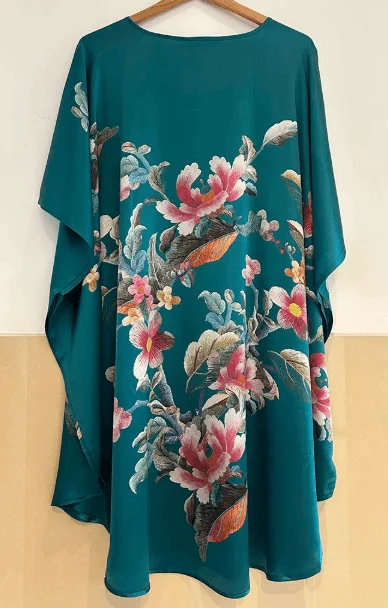 Silke Batwing Natkjole 100% silke 19momme, Peony Smaragd med masser af flotte blomster