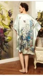 Silke Batwing Natkjole 100% silke 19momme, Sommerfugle og blomster flot lysblå pastelfarve
