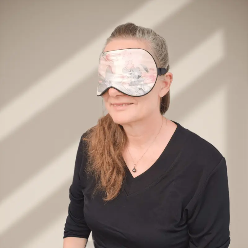 Silke Sovemaske Liljer Justerbar